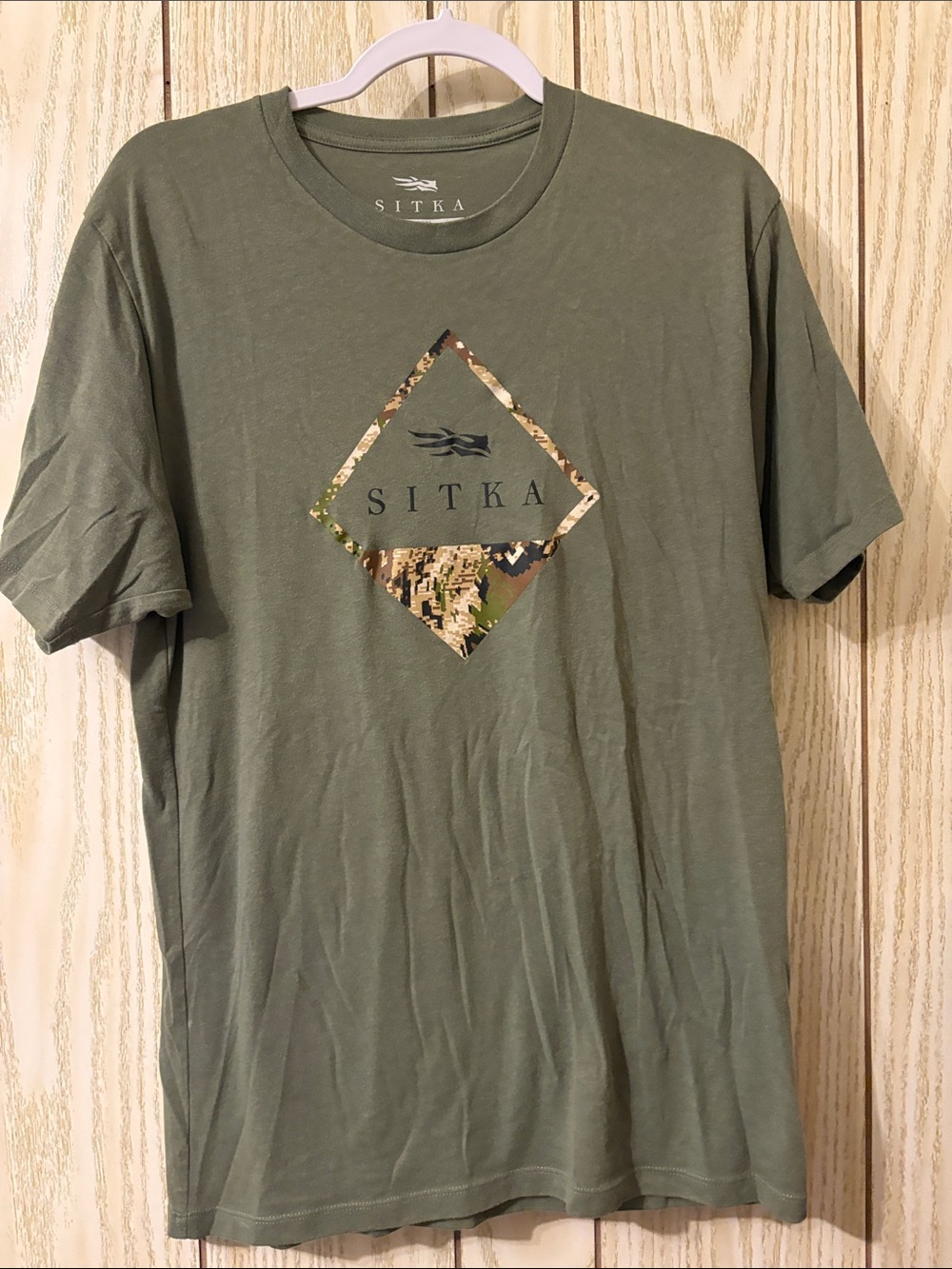 Sitka Men's Short-Sleeve Graphic Tee in Olive
